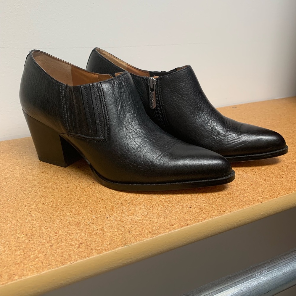 NWOT Sarto Black Leather Booties